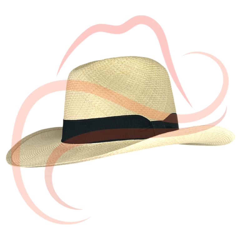 Sombrero aguadeño visto en ángulo de tres cuartos, exhibiendo el detalle del tejido y la combinación de colores naturales con la cinta negra.