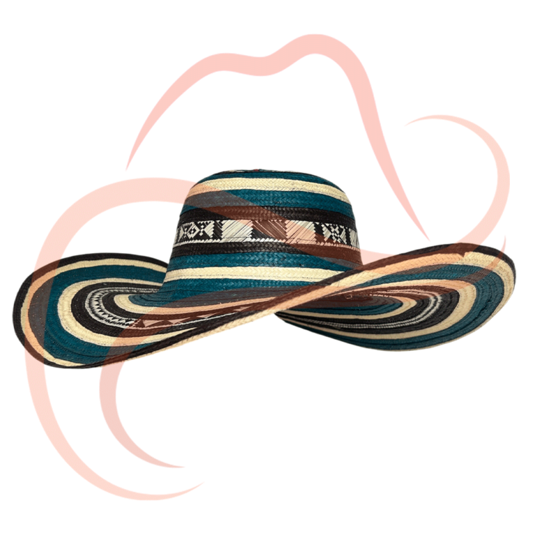 Sombrero vueltiao de 15 vueltas hecho a mano, con diseño de colores verde, negro y blanco, capturado en ángulo tres cuartos.